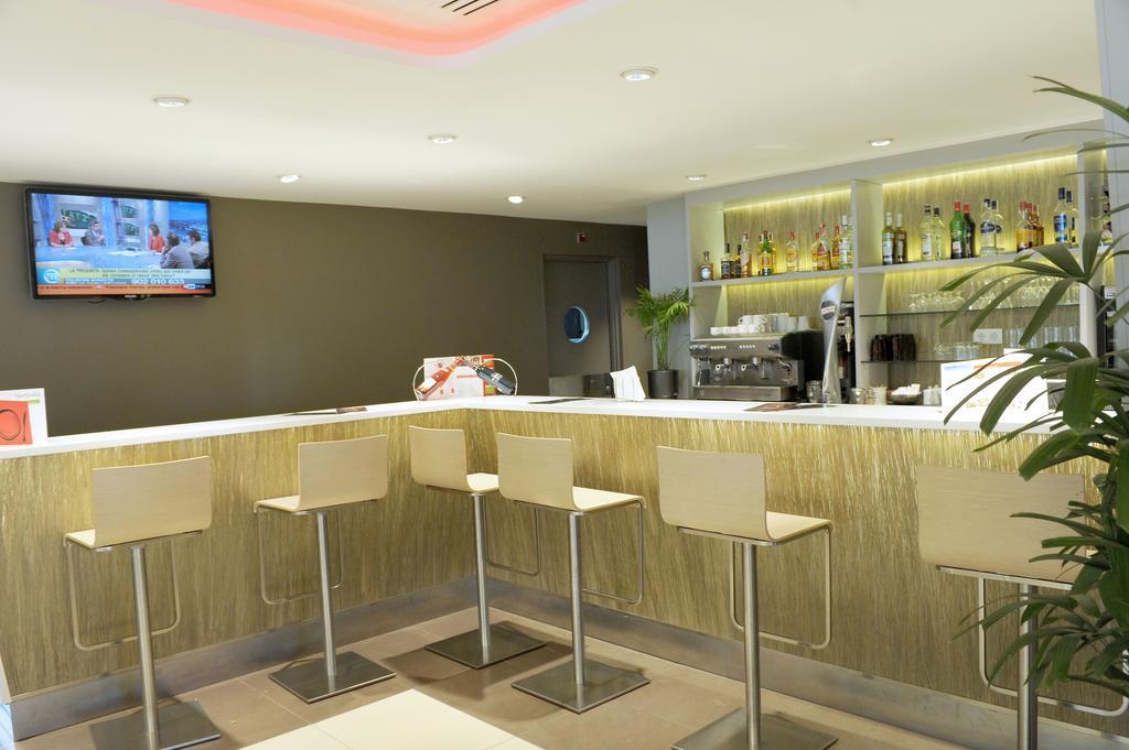 Ibis Cornella Hotel Cornella de Llobregat Ngoại thất bức ảnh